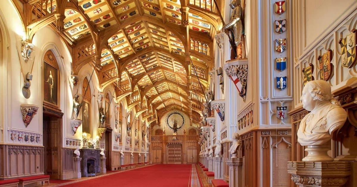 From London: Stonehenge & Windsor Castle Tour with Tickets