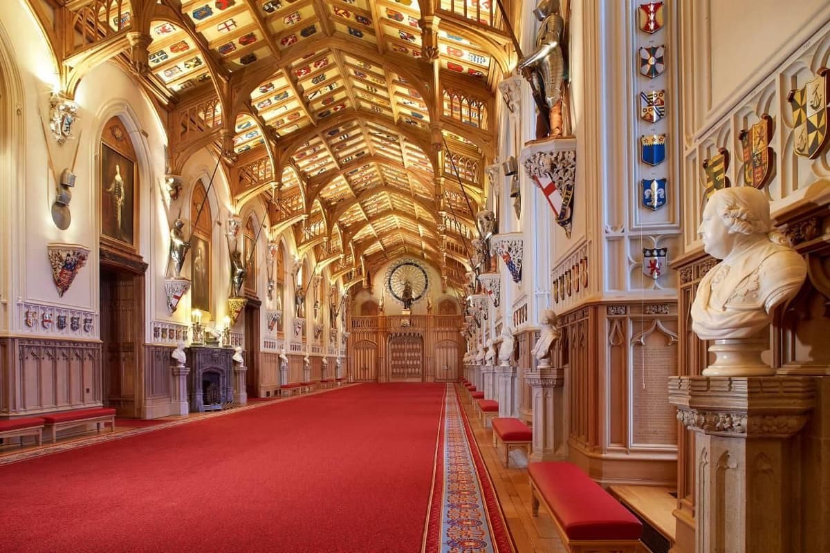 From London: Stonehenge & Windsor Castle Tour with Tickets