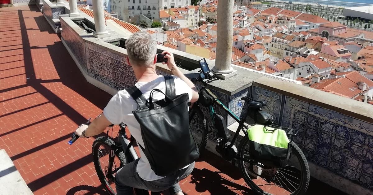 Lisbon: 7 Hills Panoramic Guided Tour by E-Bike