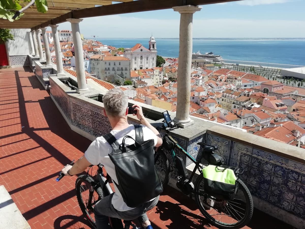 Lisbon: 7 Hills Panoramic Guided Tour by E-Bike