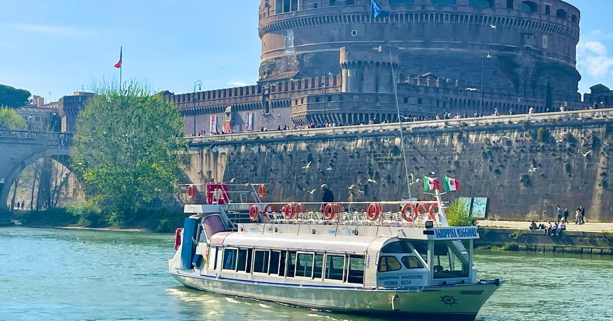 Roma: tour de las catacumbas y barco turístico por el río Tíber con paradas libres