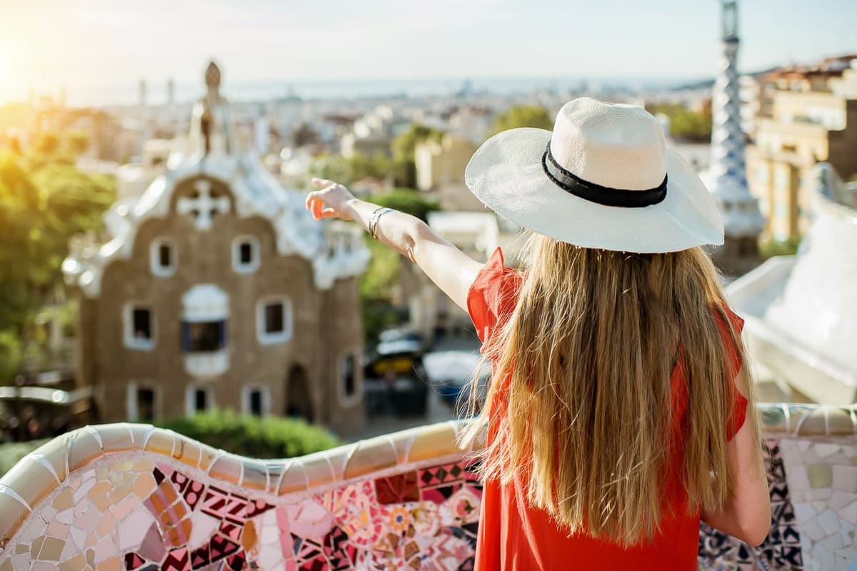 Tour completo: Sagrada Familia, Parc Güell y Gaudí con entradas