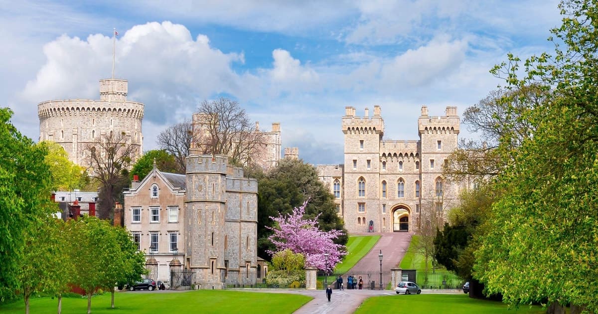 London: Windsor Castle, Stonehenge & Bath Full-Day Tour