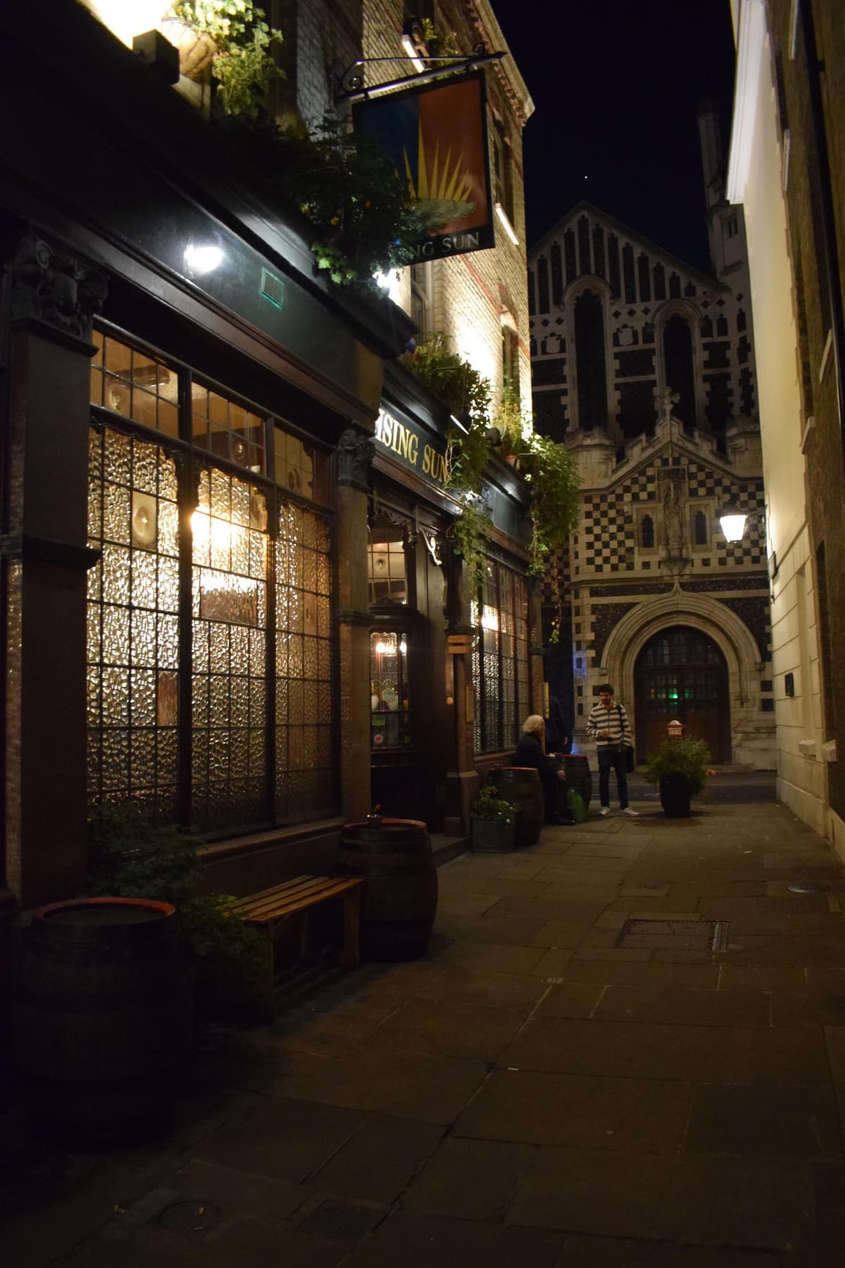 The Haunted Pubs of Old London