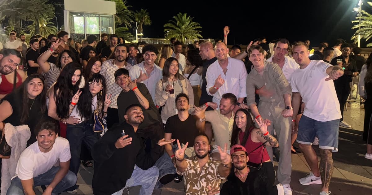 Barcelona: fiesta al atardecer en la azotea de la Playa Sunset + entrada VIP a la mejor discoteca