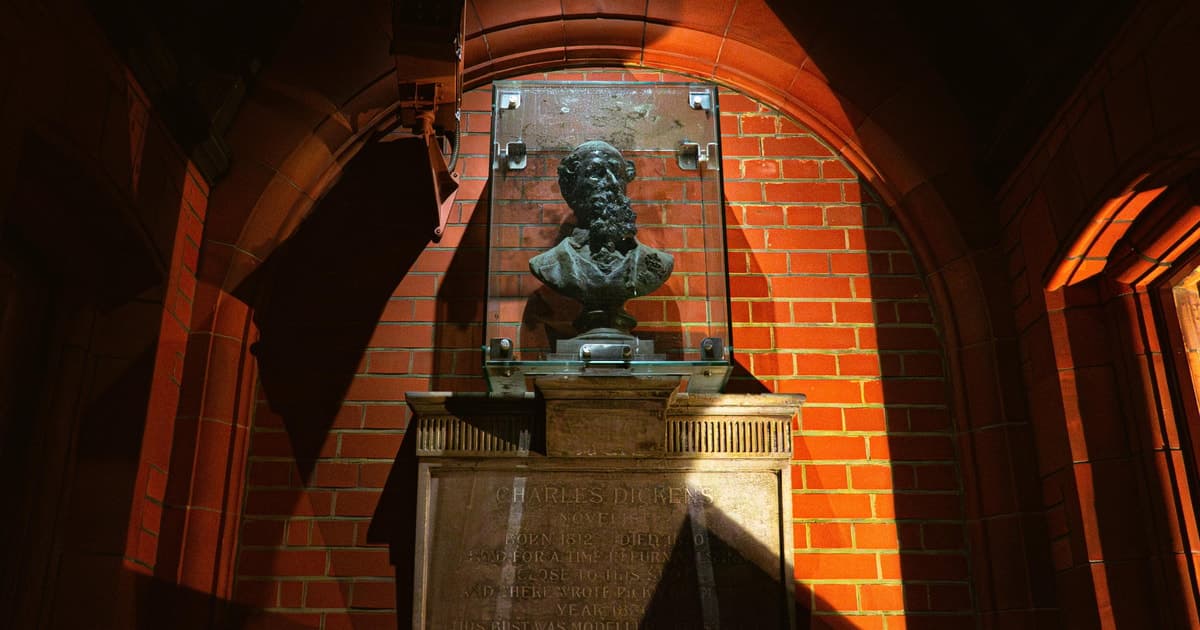 London: Dark Pages Literary Walking Tour