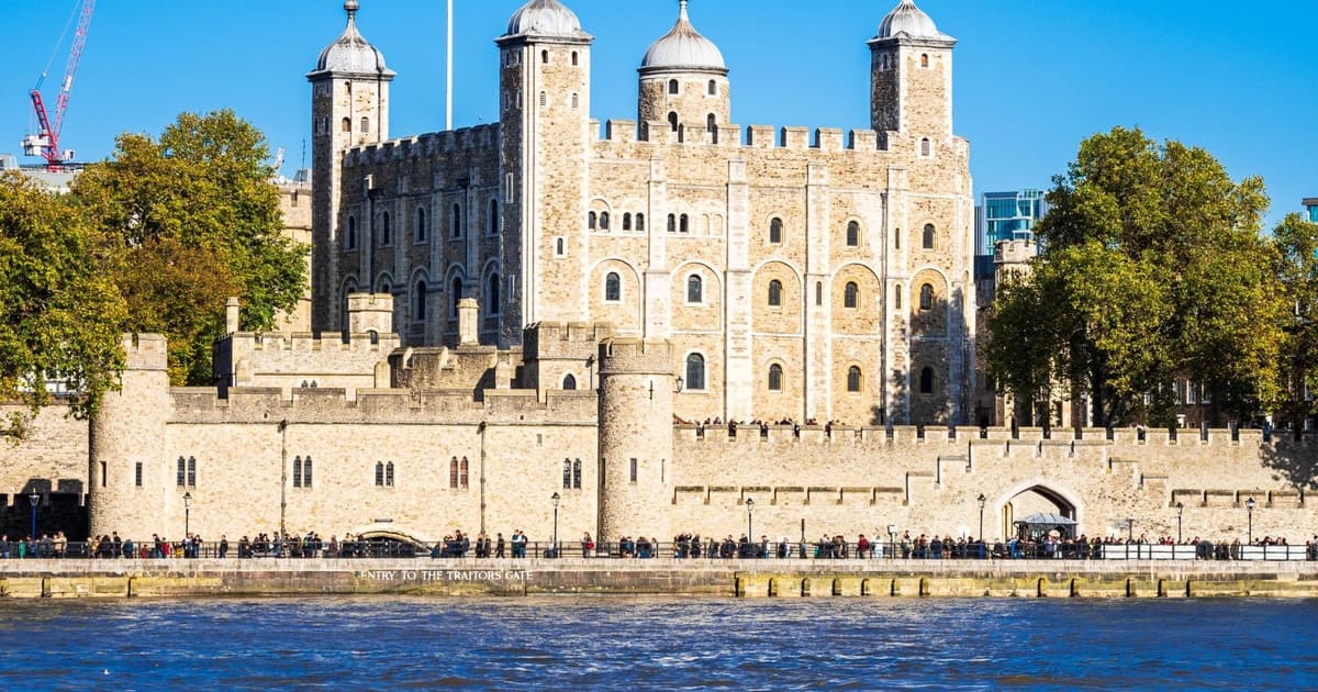 London: Tower of London Guided Tour with Crown Jewels Option