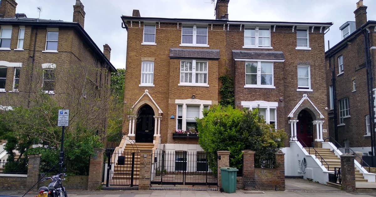 London: Oasis Band Walking Tour