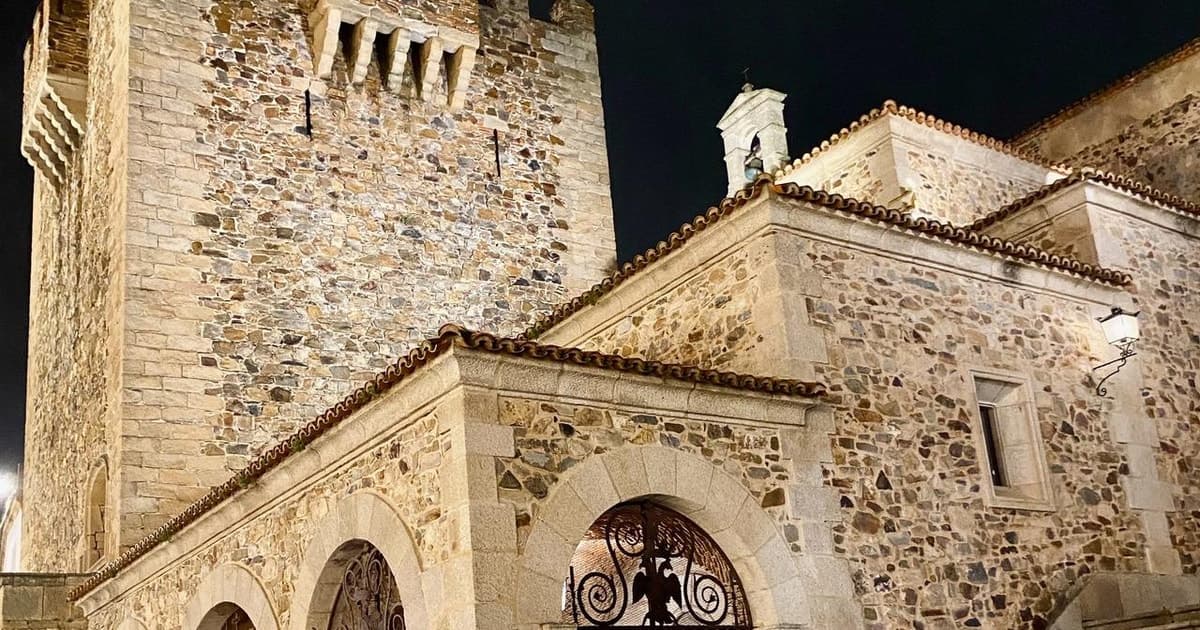 Tour de los misterios y enigmas de Cáceres