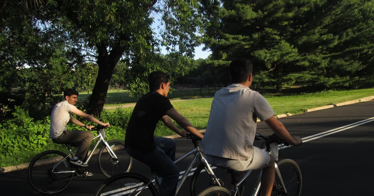 NYC: Central Park & Manhattan Guided Bike or E-Scooter Tour