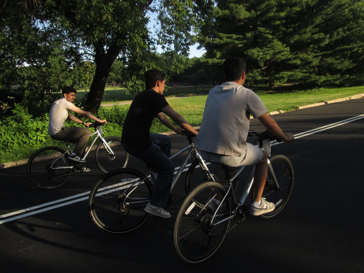 NYC: Central Park & Manhattan Guided Bike or E-Scooter Tour