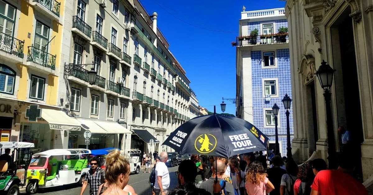 Lisbon: Walking Tour, Fun Facts, History and Free Tastings