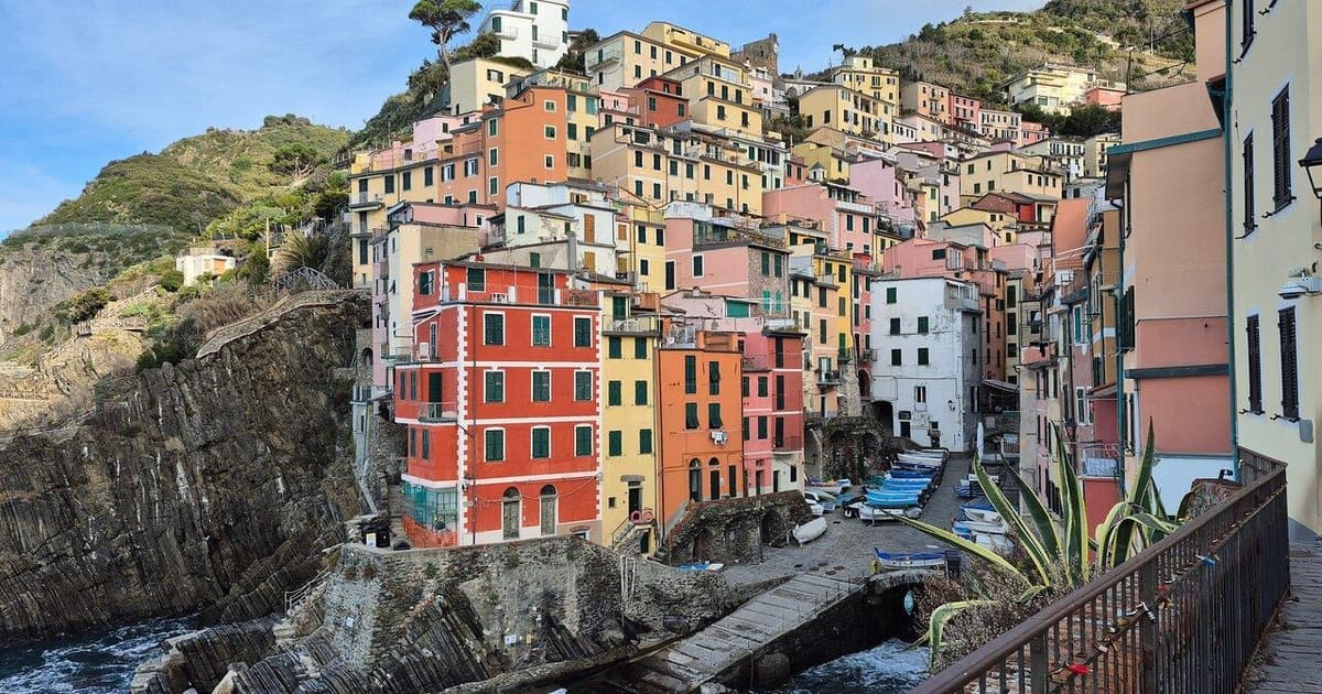 Florence: Full day Tour to Cinque Terre and Pisa