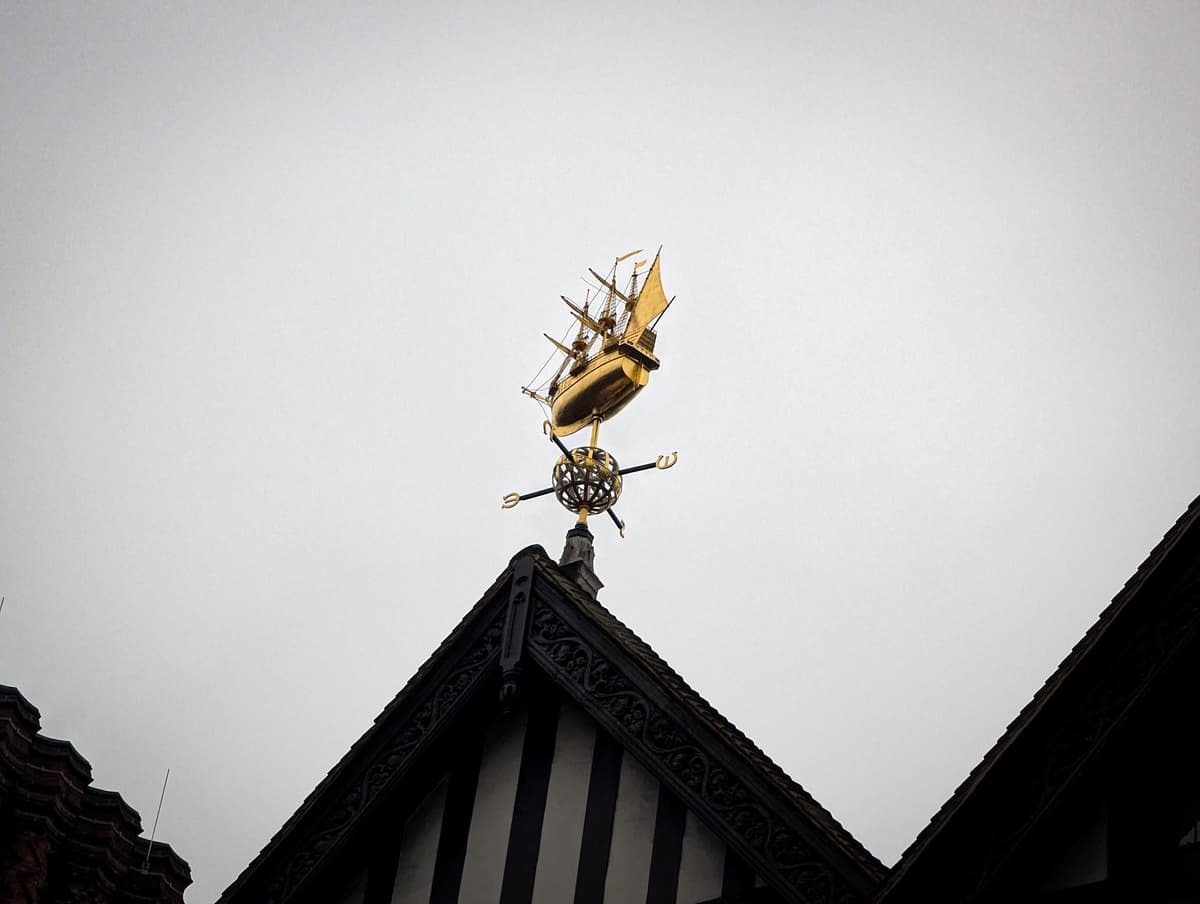 Shipshape London: Titanic Walking Tour