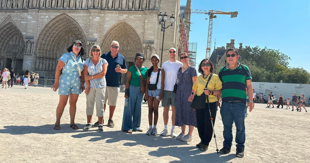 París: tour por el exterior de la catedral de Notre Dame con mejora