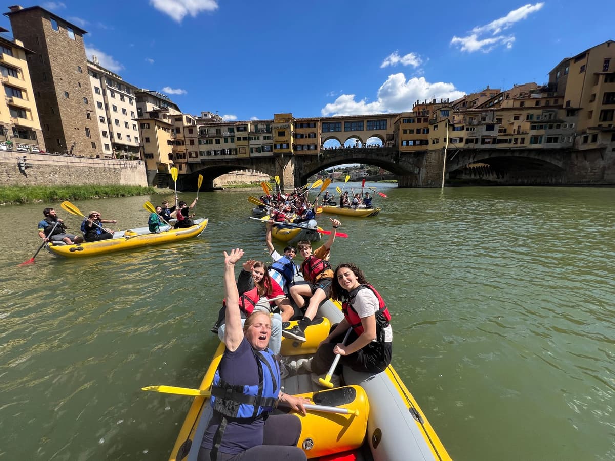Florence: Aperitif on a rubber boat under the Ponte Vecchio