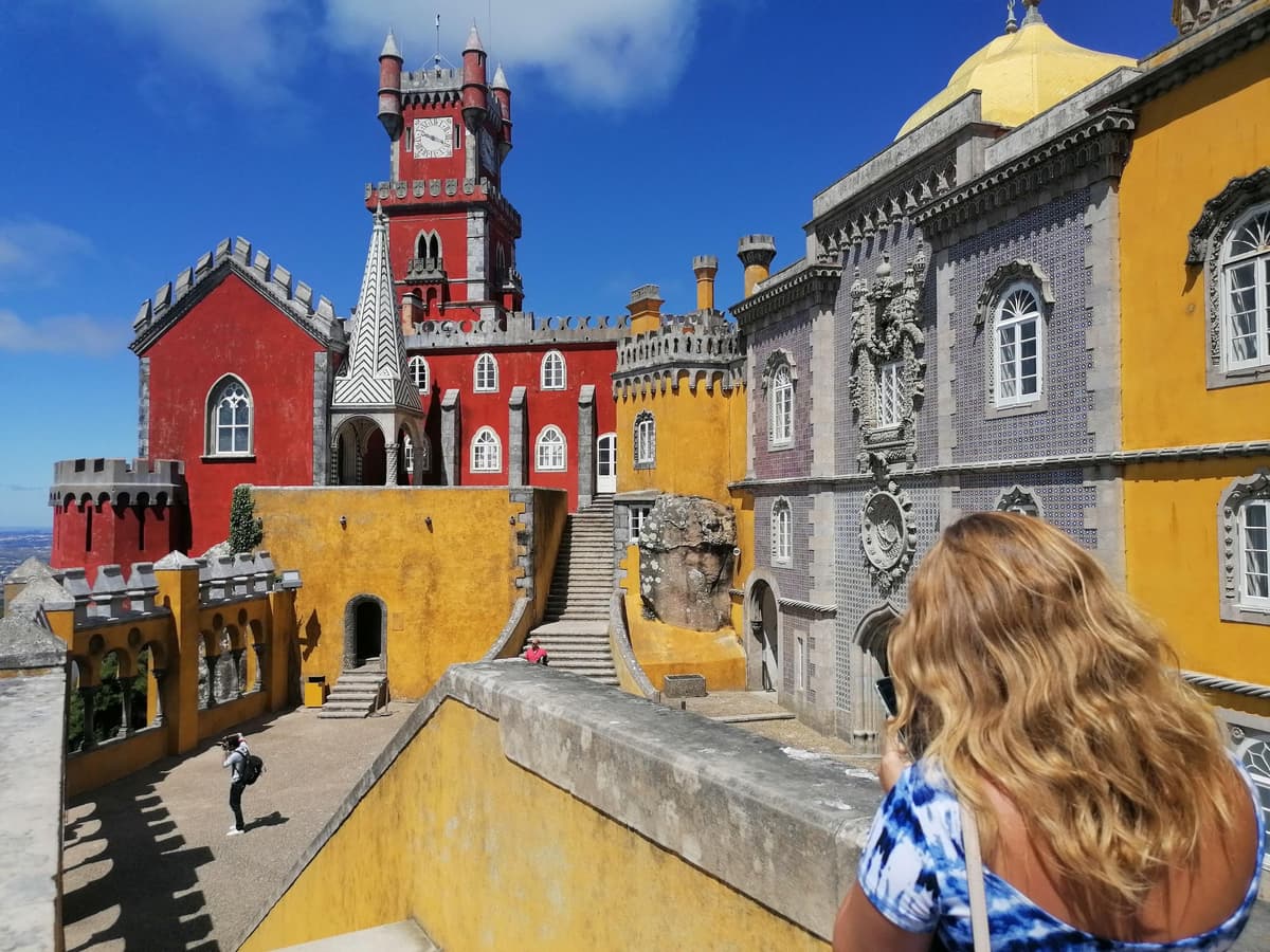 Lisbon: Pena, Regaleira & Atlantic Coast Tour with a Local