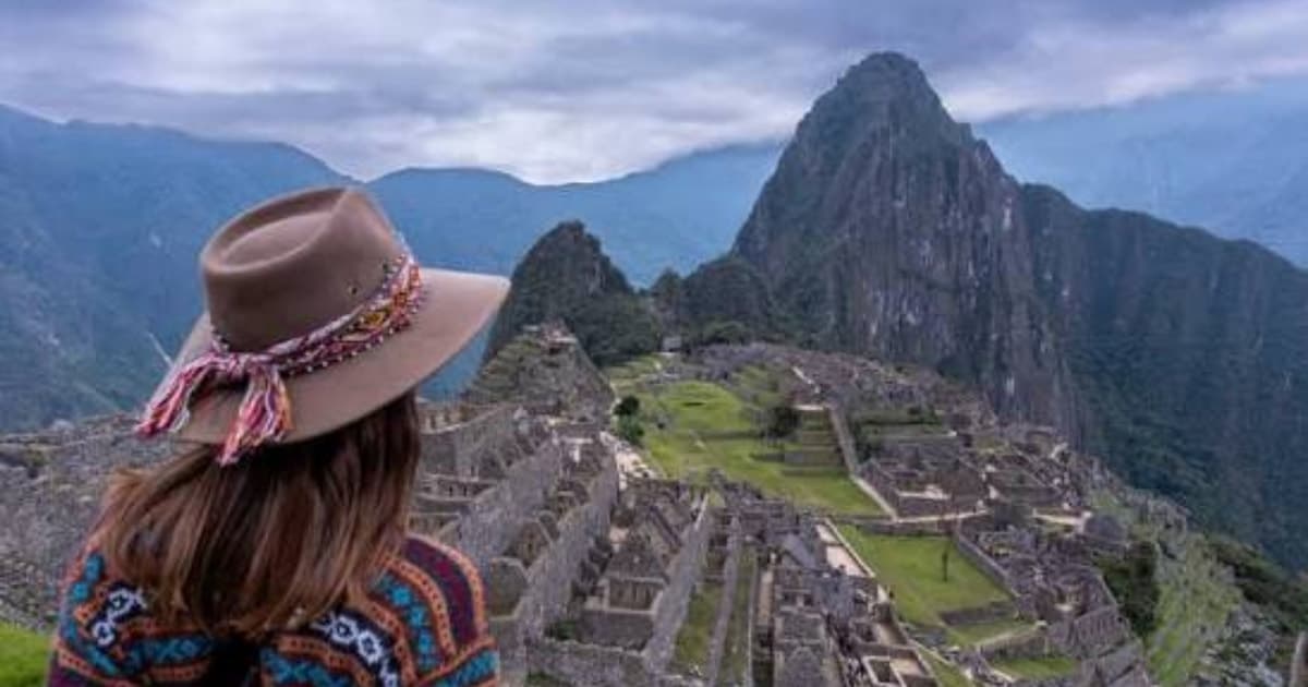 Más allá de las vías: Machu Picchu en autobús 2 días 1 noche