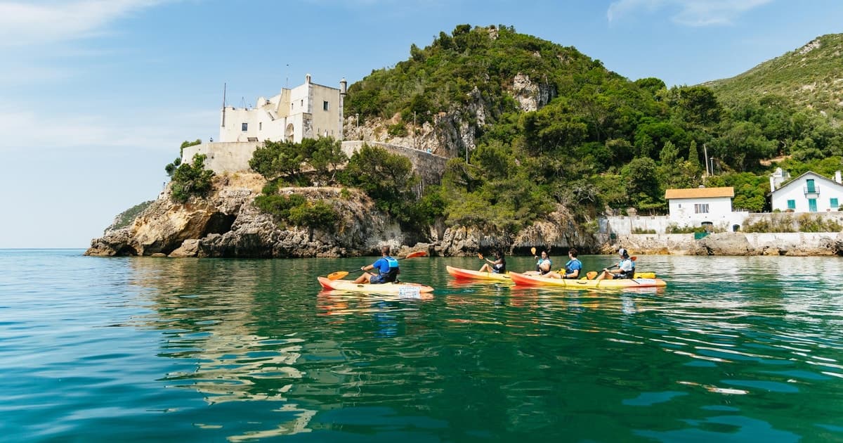 Lisbon: Kayak Tour Arrábida Natural Park, Setubal, Sesimbra