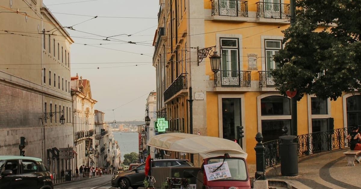 Lisboa: tour en tuk tuk eléctrico con guía local