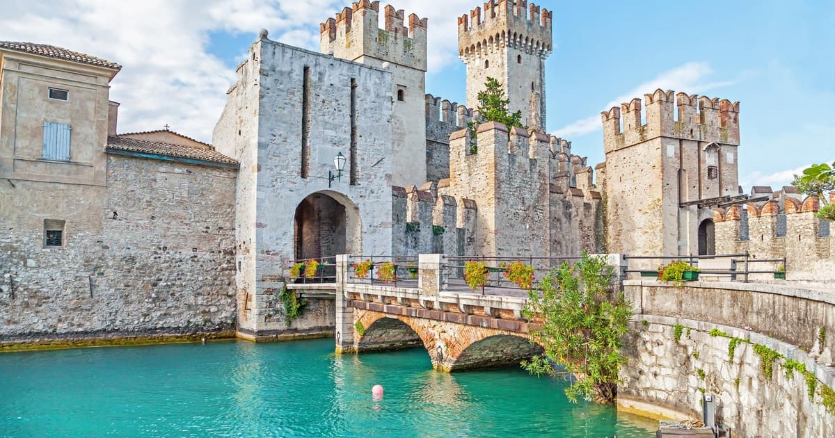 From Verona: Sirmione Boat Tour with Spritz Tasting