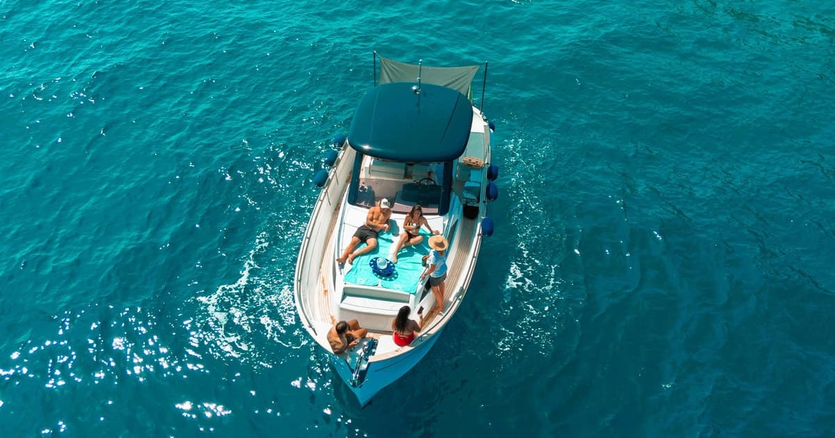 From Sorrento: Amalfi and Positano Boat Tour with Lunch