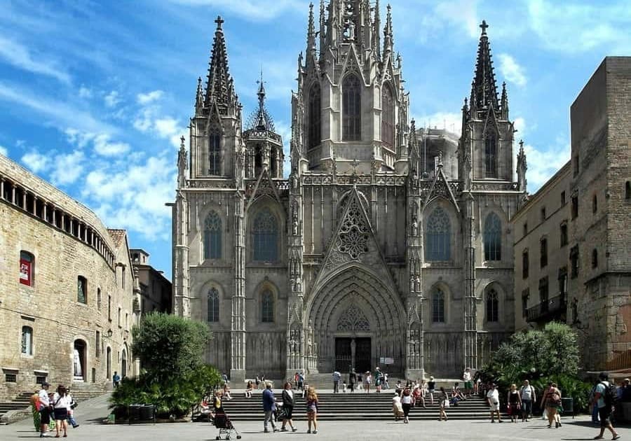 Paseo con clase interactiva de español y vermut