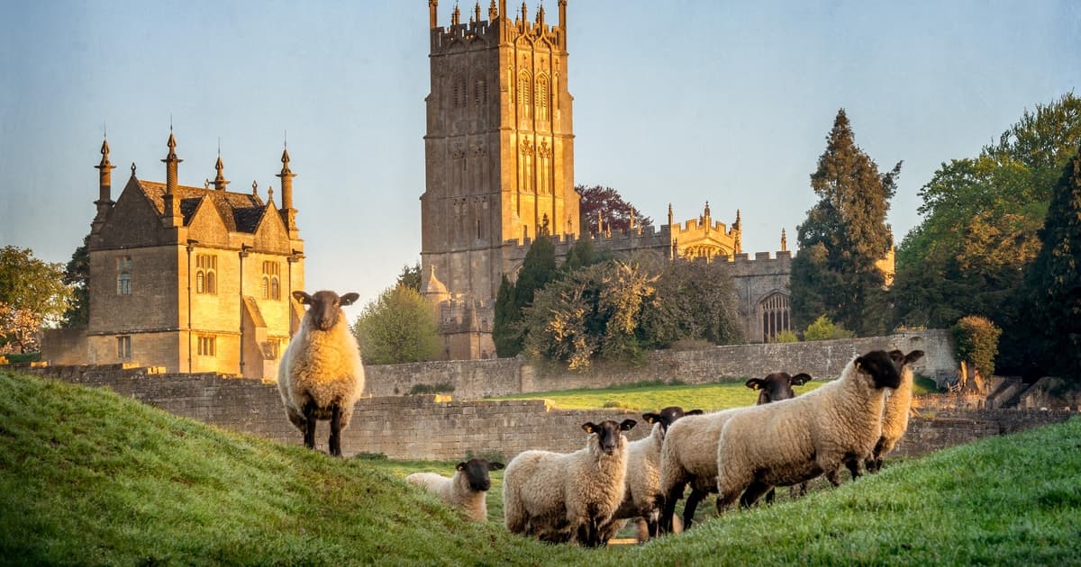 2-Day Cotswolds, Bath & Stonehenge Tour