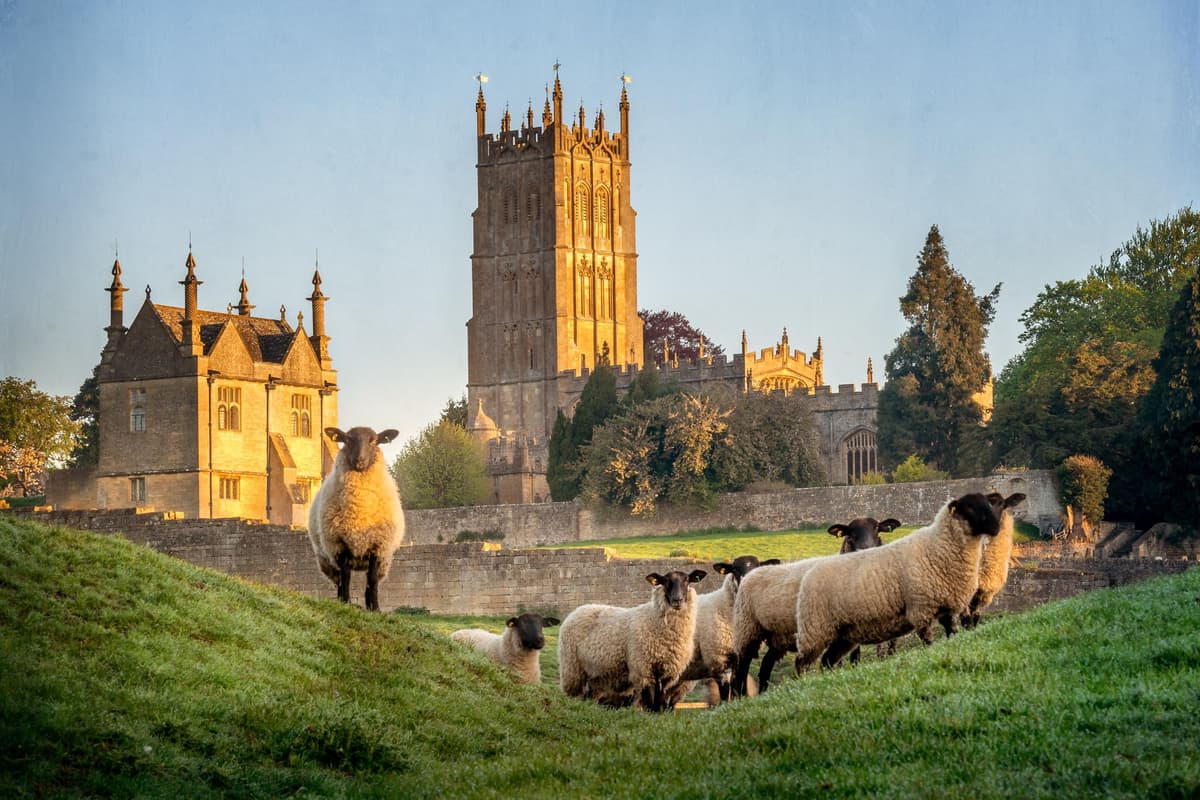 2-Day Cotswolds, Bath & Stonehenge Tour