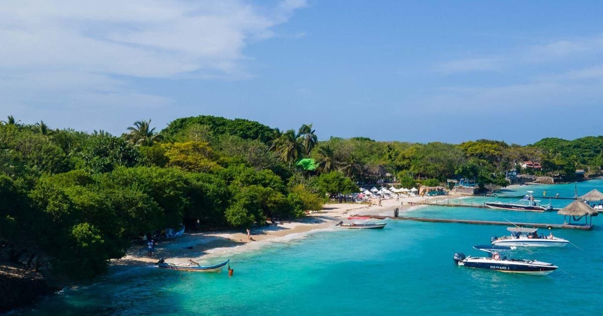 Cartagena: excursión de 1 día al Aviario Nacional y a Playa Blanca