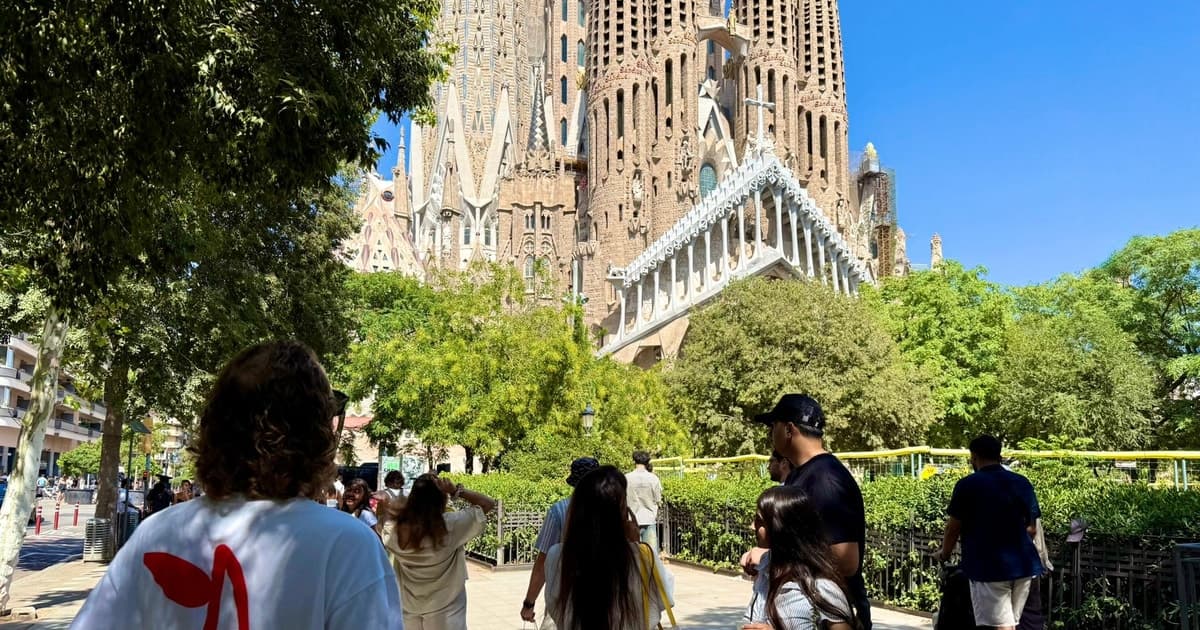 Explora el barrio de la Sagrada Familia y los mejores lugares para tomar matcha