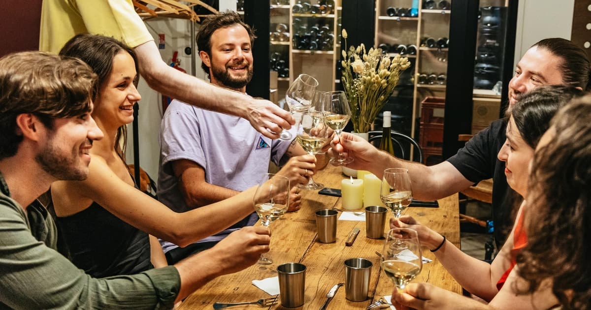 Paris Wine Class/Tasting: Wines & Apéritif Board with 1 Sommelier