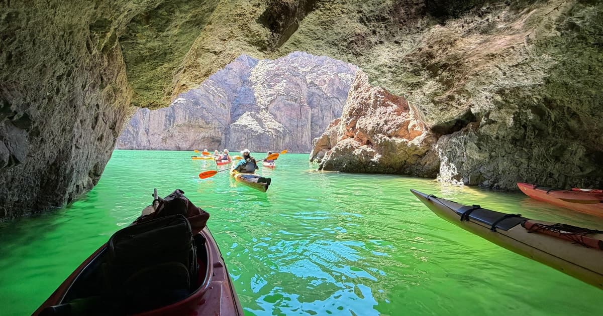 LAS VEGAS: Guided Emerald Cave Kayak 3 Hour Tour