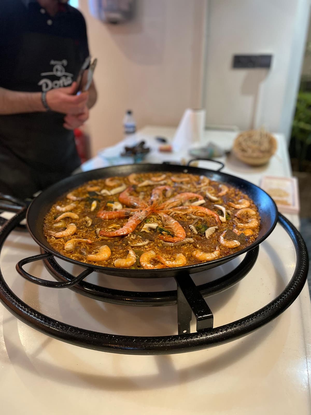 Seville: Paella Showcooking Experience