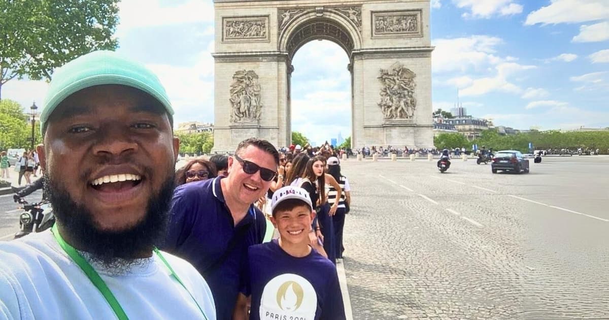 Paris: Champs-Élysées Tour with Macarons & Arc de Triomphe