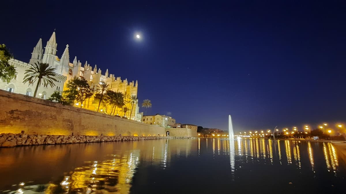 Mallorca: Palma al atardecer, paseo al anochecer por el casco antiguo