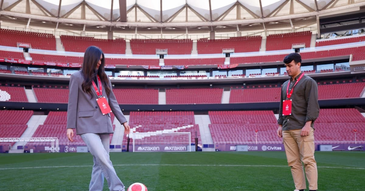 Visita al estadio del Atlético de Madrid y saque de honor