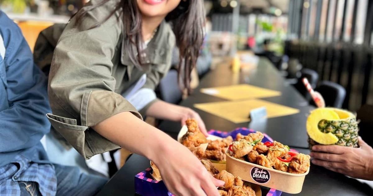 London: Camden Market Food Tour with 7 Street Food Tastings