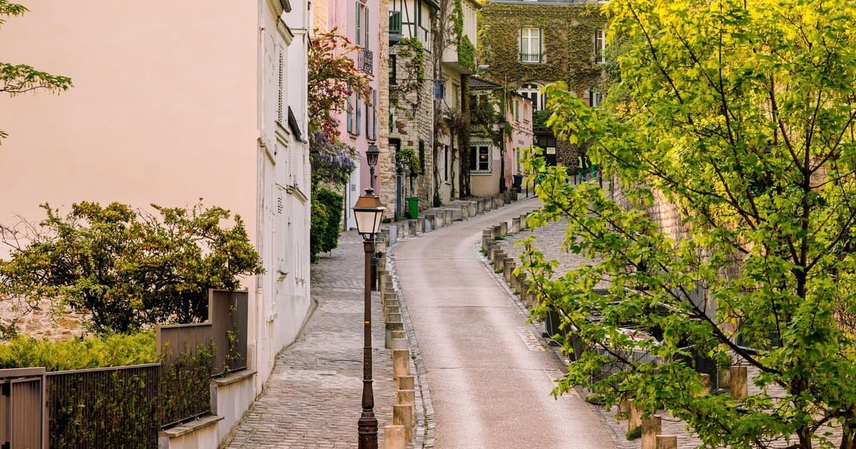 Small Group|Guided Tour of Montmartre, the Bohemian Soul of Paris