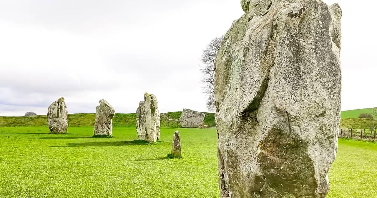 From London: Stonehenge & The Stone Circles of Avebury Tour