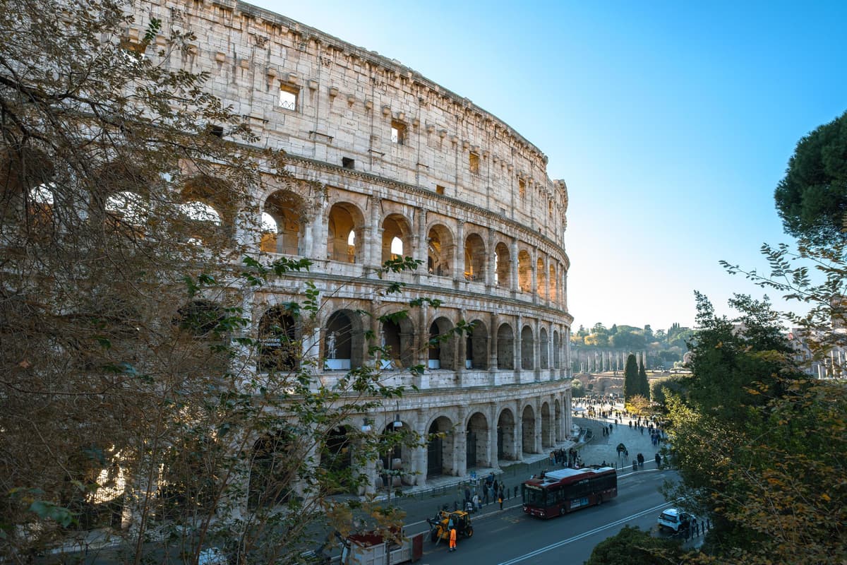 Roma: tour del Coliseo y el Arco de Constantino con café