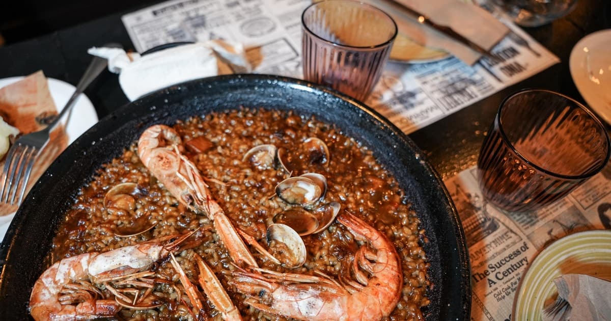Barcelona: tour gastronómico con bebidas, paella, sangría e historia