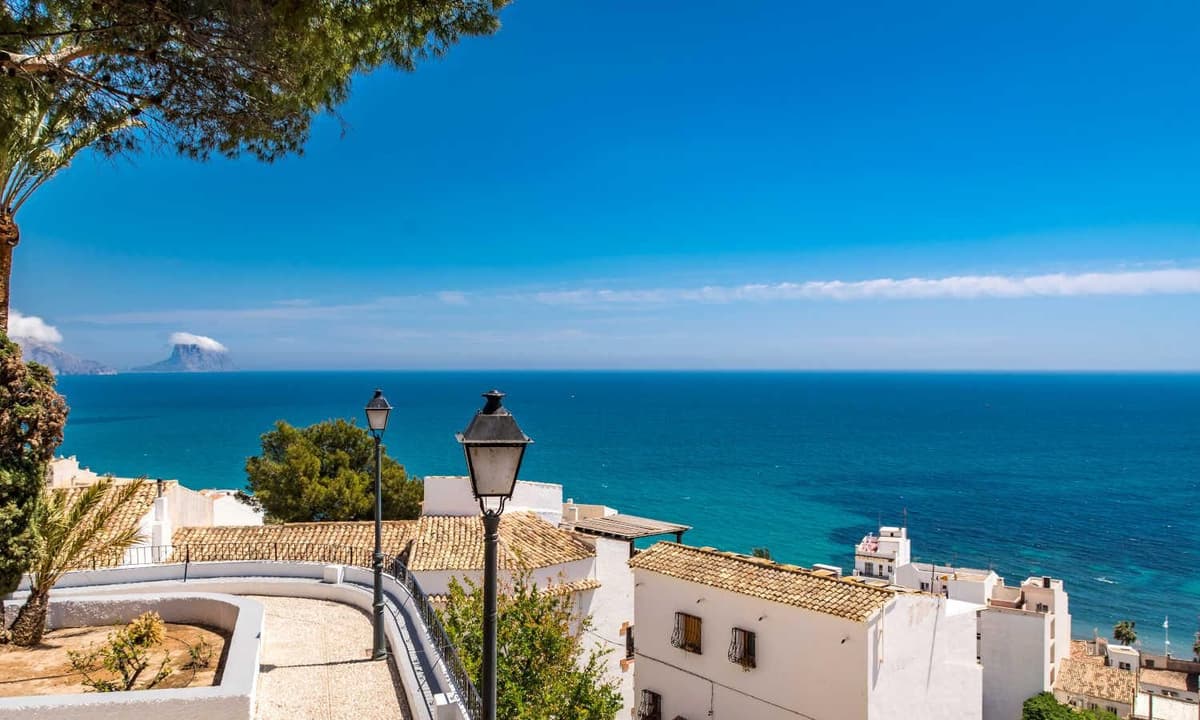 Desde Valencia: Excursión a Guadalest, Altea y entrada a Cascadas del Algar