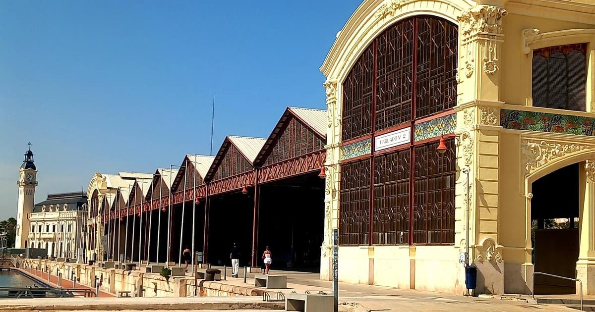 Valencia y el mar: Puerto, Marina Real, paseo en barco y gastronomía