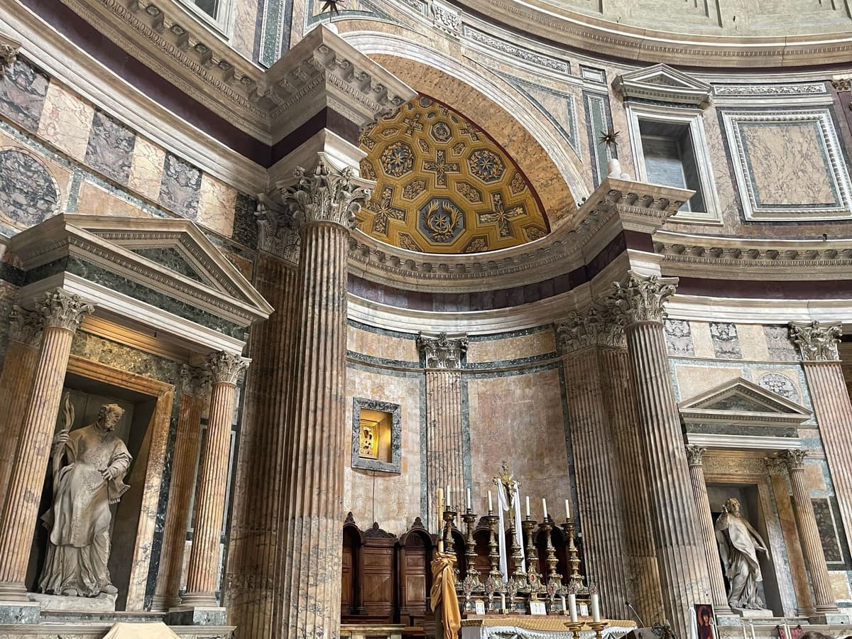 Rome: Pantheon Architecture & Trevi Subterranean Experience