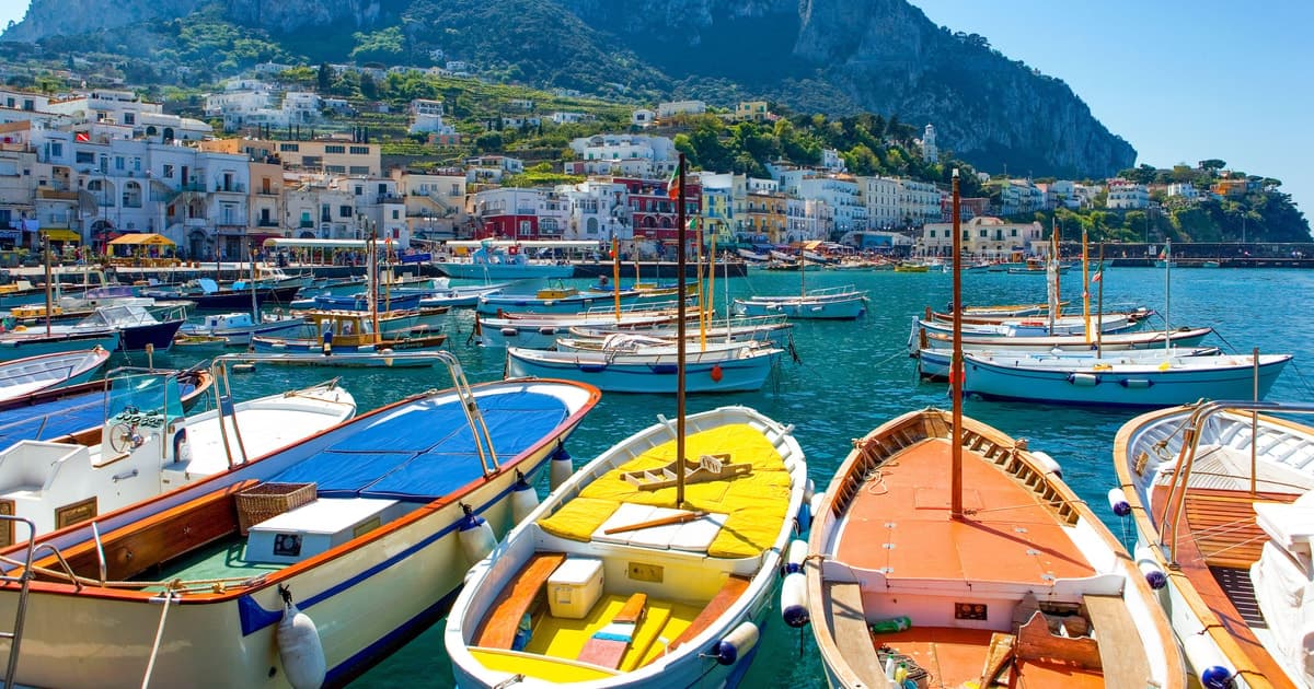 Desde Nápoles: Visita completa de Capri en barco y autobús con guía