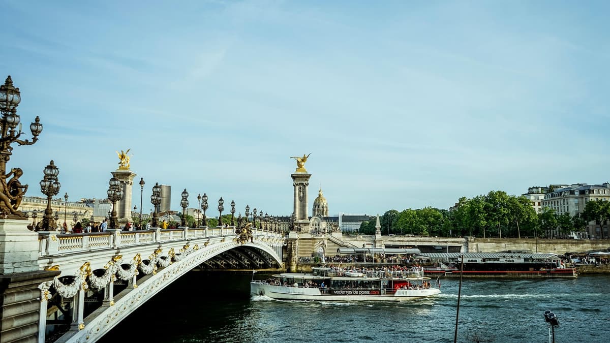 Crucero turístico por el río Sena y opciones de paradas ilimitadas