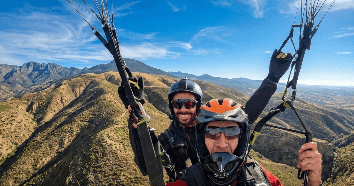 Granada: vuelo tándem en parapente: parapente en Sierra Nevada