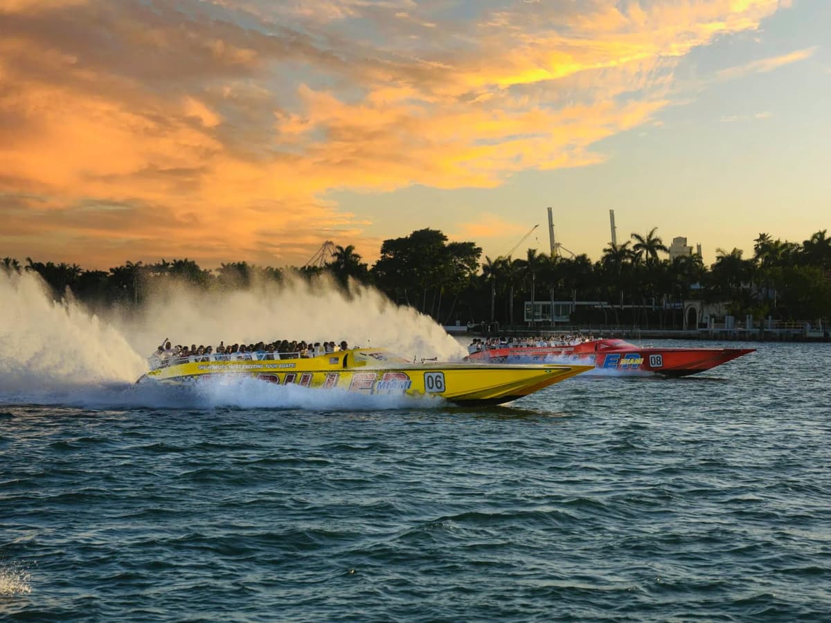 Miami: Personalized Tour: Biscayne Bay Speedboat by Pintours