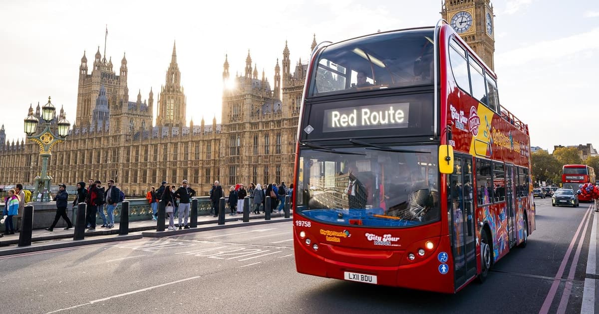 London: The Ultimate Hop-On Hop-Off Bus and Boat Tour